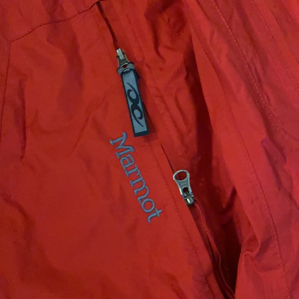 Red Marmot rain shell - Picture 2 of 4